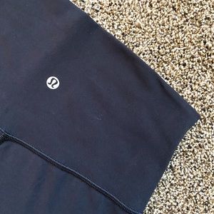 Size 6 lululemon Align High-Rise Short 6”